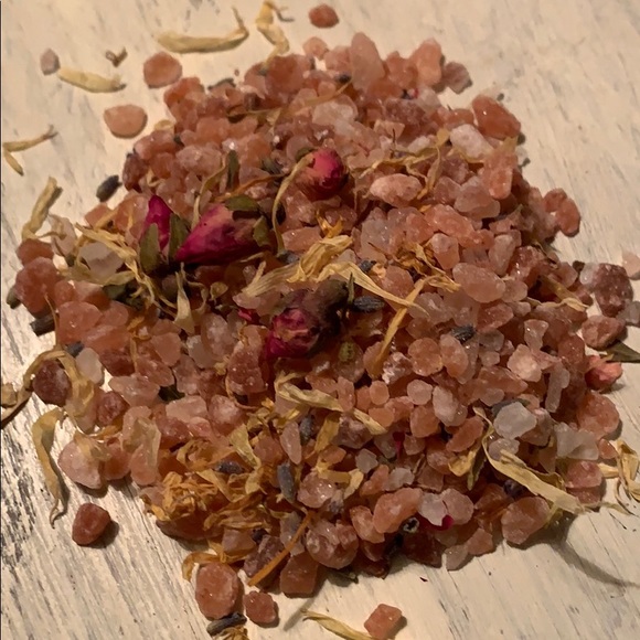 Cedar + Stone Australian PINK Himalayan bath salts - Picture 2 of 9